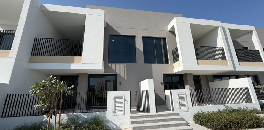 Вилла в Дубае, 3 спальни, 214.9м², № 113476