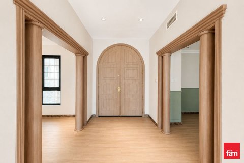 Villa in Jumeirah Islands, Dubai 5 bedrooms, 1305.6 sq.m. № 113471 - photo 9