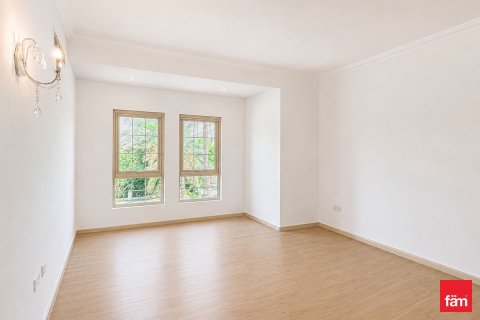 Villa in Jumeirah Islands, Dubai 5 bedrooms, 1305.6 sq.m. № 113471 - photo 13