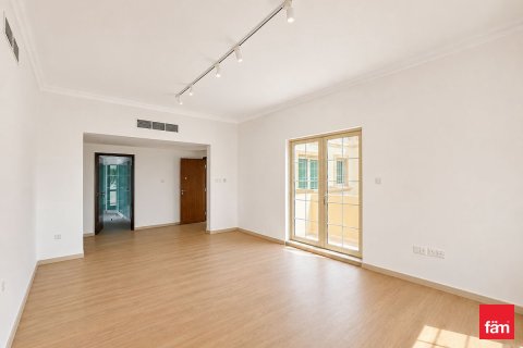 Villa in Jumeirah Islands, Dubai 5 bedrooms, 1305.6 sq.m. № 113471 - photo 10