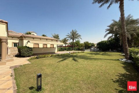 Villa in Jumeirah Islands, Dubai 5 bedrooms, 1305.6 sq.m. № 113471 - photo 24