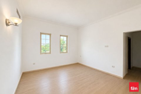 Villa in Jumeirah Islands, Dubai 5 bedrooms, 1305.6 sq.m. № 113471 - photo 12