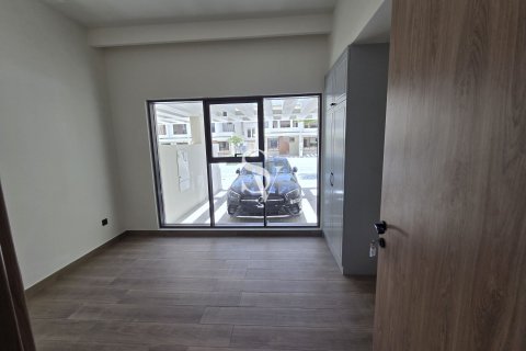 Adosado en Damac Lagoons, Dubai, 4 dormitorios, 144 m², № 113272 - foto 2