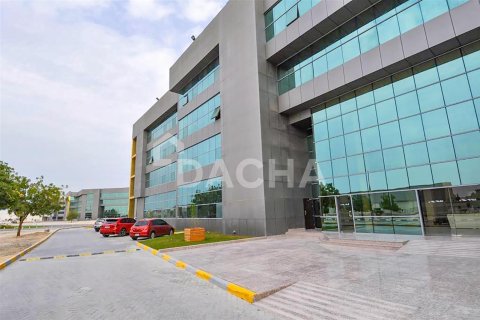 Magasin à Dubai Investment Park, Dubai, 1 salle, 221.7 m², № 6473 - photo 1