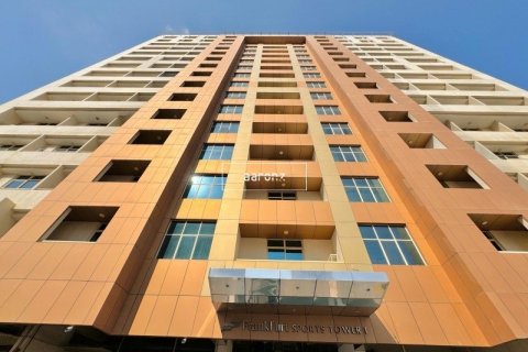 Купить квартиру в Dubai Sports City, Дубай: 2 спальни, 112.5м², № 10884 - фото 1