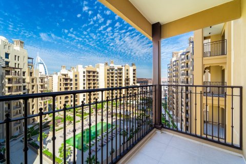 Apartment in Umm Suqeim, Dubai 2 bedrooms, 101 sq.m. № 97231 - photo 15