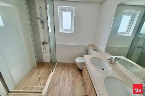 Maison de ville à Dubai, 2 chambres, 173.4 m², № 133366 - photo 2