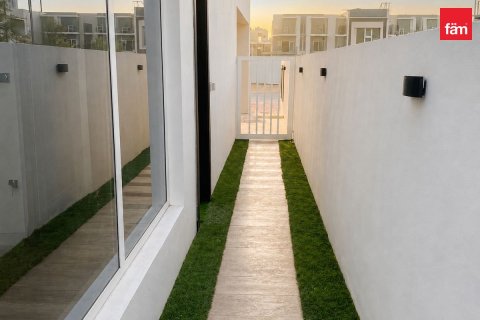Villa à Dubai, 4 chambres, 174.7 m², № 133365 - photo 7