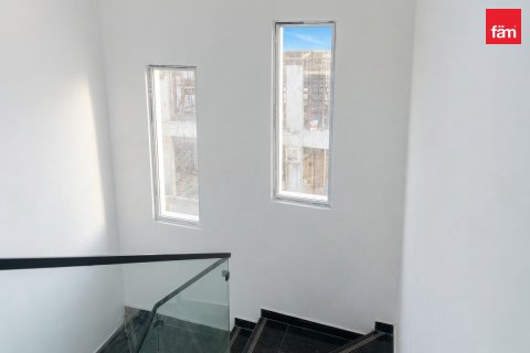 Villa à Dubai, 4 chambres, 174.7 m², № 133365 - photo 3