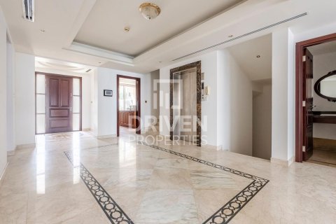 Villa in The Crescent, Palm Jumeirah, Dubai 4 bedrooms, 1079.07 sq.m. № 127441 - photo 8
