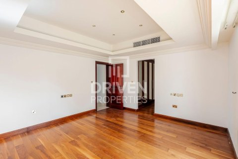 Villa in The Crescent, Palm Jumeirah, Dubai 4 bedrooms, 1079.07 sq.m. № 127441 - photo 16