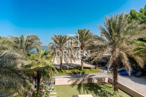 Villa in The Crescent, Palm Jumeirah, Dubai 4 bedrooms, 1079.07 sq.m. № 127441 - photo 24