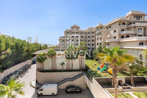 Villa in The Crescent, Palm Jumeirah, Dubai 4 bedrooms, 1079.07 sq.m. № 127441 - photo 27