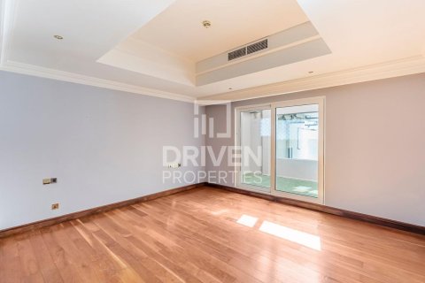Villa in The Crescent, Palm Jumeirah, Dubai 4 bedrooms, 1079.07 sq.m. № 127441 - photo 17