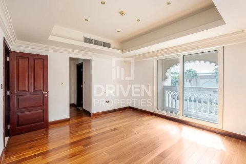 Villa in The Crescent, Palm Jumeirah, Dubai 4 bedrooms, 1079.07 sq.m. № 127441 - photo 15