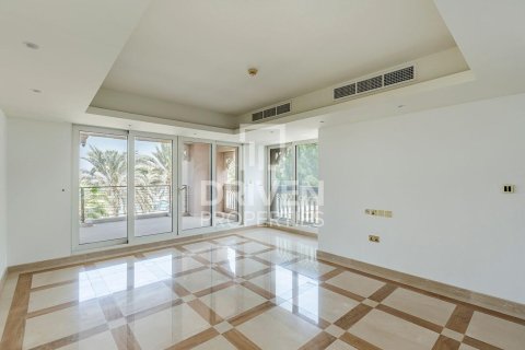 Villa in The Crescent, Palm Jumeirah, Dubai 4 bedrooms, 1079.07 sq.m. № 127441 - photo 11