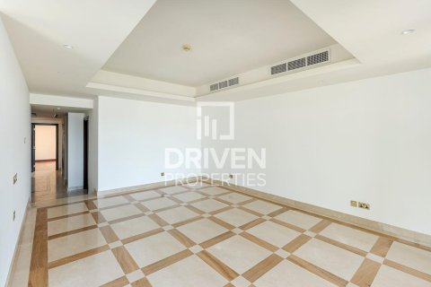 Villa in The Crescent, Palm Jumeirah, Dubai 4 bedrooms, 1079.07 sq.m. № 127441 - photo 12