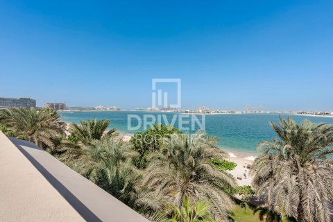 Villa in The Crescent, Palm Jumeirah, Dubai 4 bedrooms, 1079.07 sq.m. № 127441 - photo 3