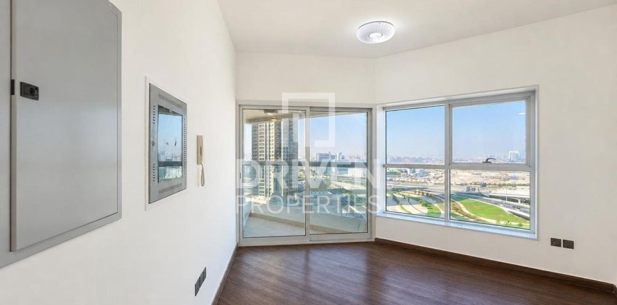 Apartment in Jumeirah Lake Towers, Dubai 3 bedrooms, 106.47 sq.m. № 127443