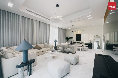 Villa in Dubai 7 bedrooms, 960 sq.m. № 108980 - photo 5