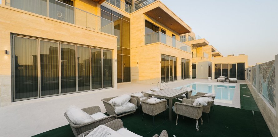 Villa in Dubai 7 bedrooms, 960 sq.m. № 108980