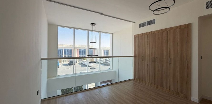 Таунхаус в Дубае, 3 спальни, 105.7м², № 108984
