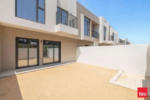 Вилла в Дубае, 3 спальни, 150.9м², № 108977