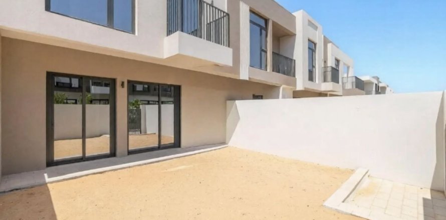 Вилла в Дубае, 3 спальни, 150.9м², № 108977