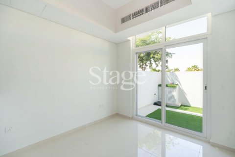Townhouse in Dubai 4 bedrooms, 112 sq.m. № 137600 - photo 5