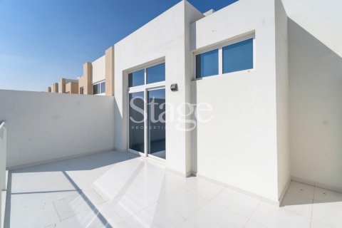 Townhouse in Dubai 4 bedrooms, 112 sq.m. № 137600 - photo 10