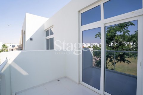 Townhouse in Dubai 4 bedrooms, 112 sq.m. № 137600 - photo 11