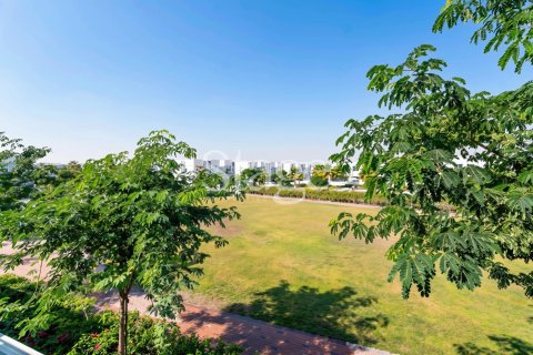 Townhouse in Dubai 4 bedrooms, 112 sq.m. № 137600 - photo 12