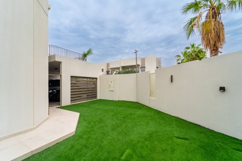 فيلا في دبي 4 غرف نوم, 334 م² رقم 96877 - صورة 16