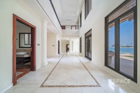 Villa en Palm Jumeirah, Dubai, 6 dormitorios, 725 m², № 122413 - foto 4