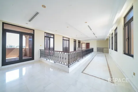 Villa en Palm Jumeirah, Dubai, 6 dormitorios, 725 m², № 122413 - foto 5