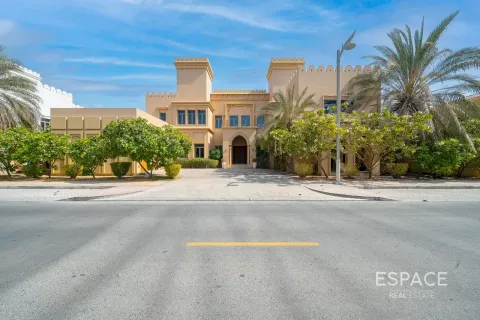 Villa à Palm Jumeirah, Dubai, 6 chambres, 725 m², № 122413