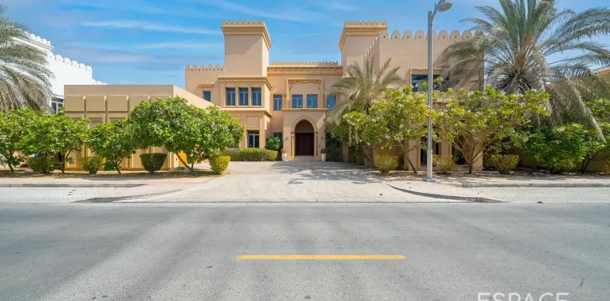 Villa en Palm Jumeirah, Dubai, 6 dormitorios, 725 m², № 122413