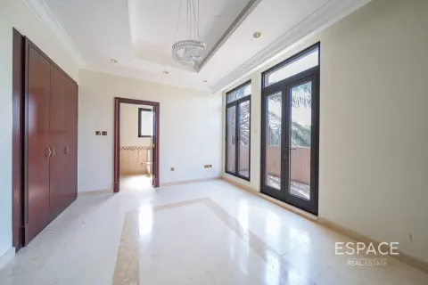 Villa en Palm Jumeirah, Dubai, 6 dormitorios, 725 m², № 122413 - foto 14