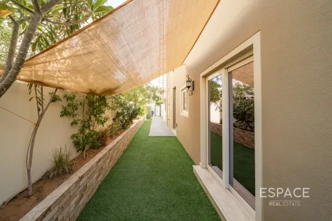 Villa in Villanova, Dubai Land, Dubai 4 bedrooms, 209 sq.m. № 122414 - photo 18