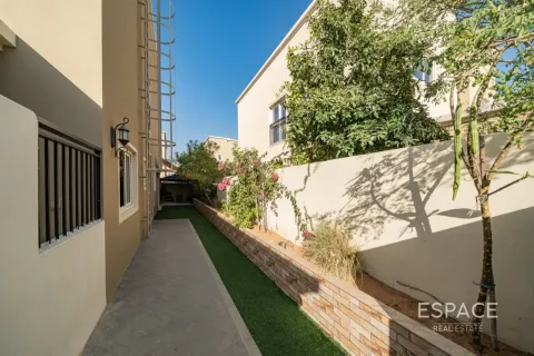 Villa in Villanova, Dubai Land, Dubai 4 bedrooms, 209 sq.m. № 122414 - photo 19
