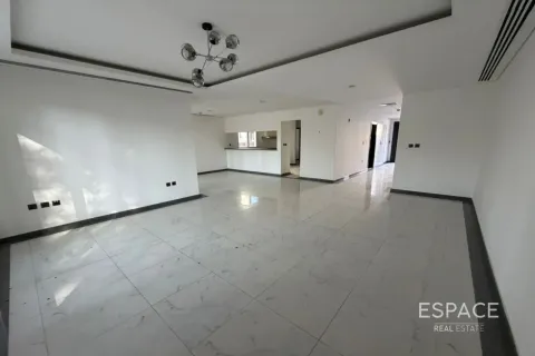 Купить таунхаус в Dubai Land, Дубай: 3 спальни, 246м², № 122410 - фото 9