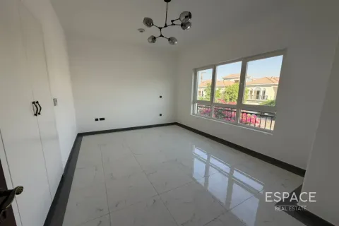 Купить таунхаус в Dubai Land, Дубай: 3 спальни, 246м², № 122410 - фото 14