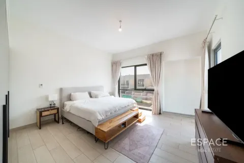 Adosado en Al Furjan, Dubai, 3 dormitorios, 244 m², № 122303 - foto 4