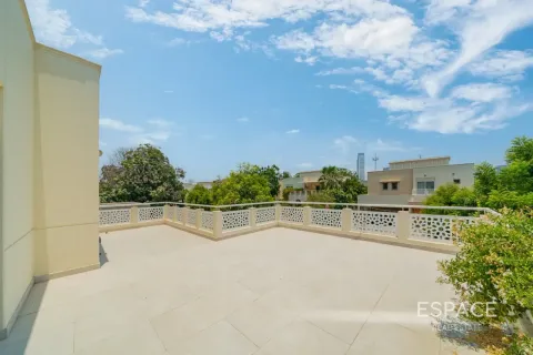 Villa en Meadows, Dubai, 3 dormitorios, 320 m², № 122298 - foto 5