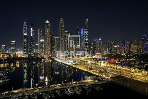 Apartment in EMAAR Beachfront, Dubai Harbour, Dubai 2 bedrooms, 111.39 sq.m. № 140954 - photo 18