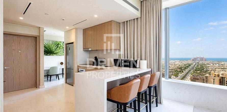 Apartment in The Palm Tower, Palm Jumeirah, Dubai 1 bedroom, 103.03 sq.m. № 140953