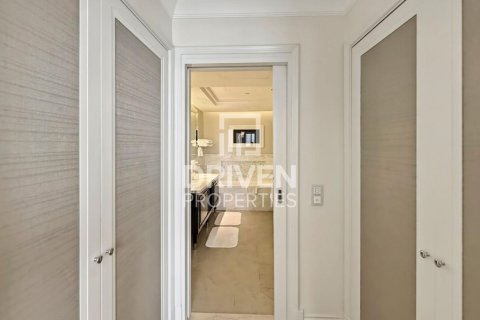 Apartamento en Downtown Dubai (Downtown Burj Dubai), Dubai, 2 dormitorios, 162.67 m², № 140952 - foto 15