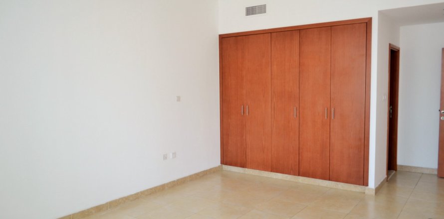 Квартира в EMAAR Beachfront, Dubai Harbour, Дубай, 3 спальни, 194м², № 61047