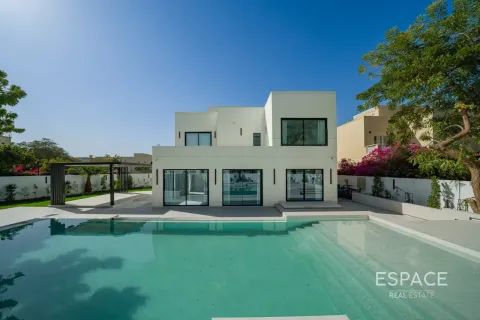 Villa en Meadows, Dubai, 4 dormitorios, 388 m², № 122307