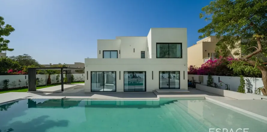 Villa en Meadows, Dubai, 4 dormitorios, 388 m², № 122307
